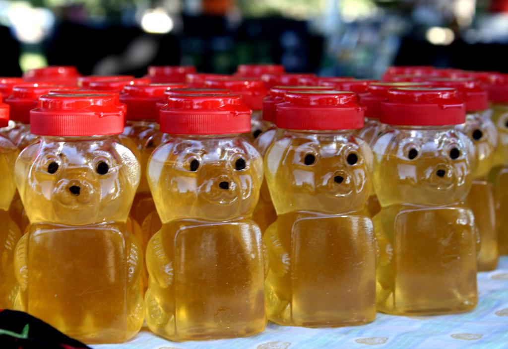мед в пластиковой таре