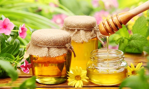 Мед и лечит, и укрепляет иммунитет, и снабжает организм витаминами и необходимыми микроэлементами